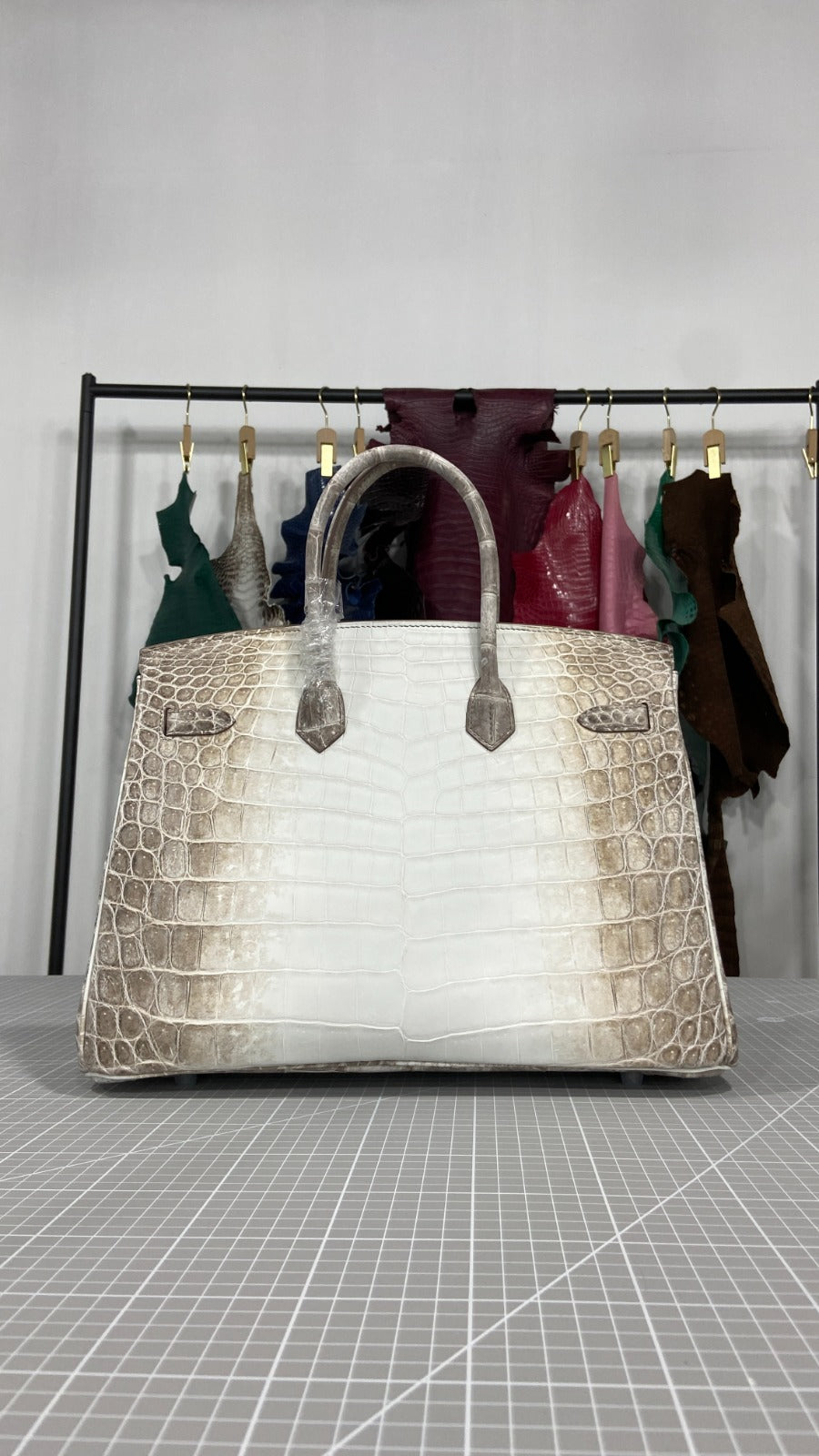 Himalayan 35 cm Bag